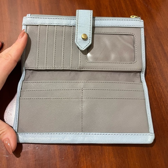 Fossil Baby Blue Pebbled Leather Wallet - Picture 3 of 10
